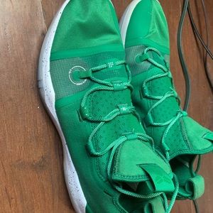 Used Men’s size 15 Kobe